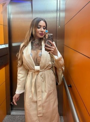 Busco amistad con alguna persona que le guste las mismas cosas que a mí, por ejemplo, hacer deporte, pasear por los par